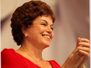 DILMA SORRIDENTE